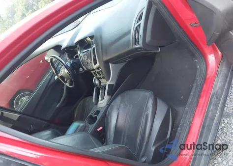 2013 Ford Focus Se z USA, uszkodzony, nr VIN 1FADP3F29DL342788